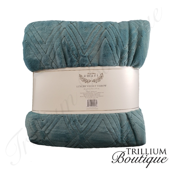 Amari Bedding Amari Luxury Collection Embossed Velvet Throw Nwt